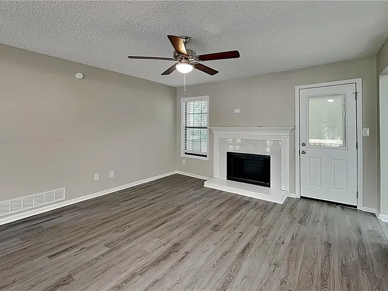 4031 Oak Stone Dr — Photo 3
