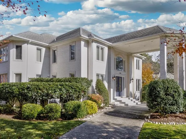 1500 Chandon Cres, Virginia Beach, VA 23454