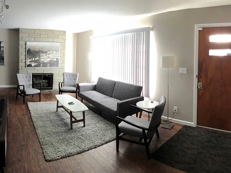 3082 Scottwood Rd — Photo 2