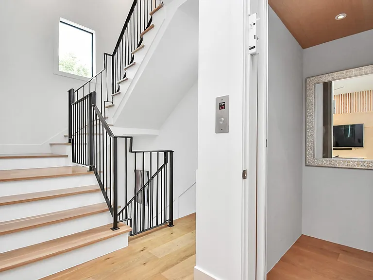 2303 Yupon St — Photo 8