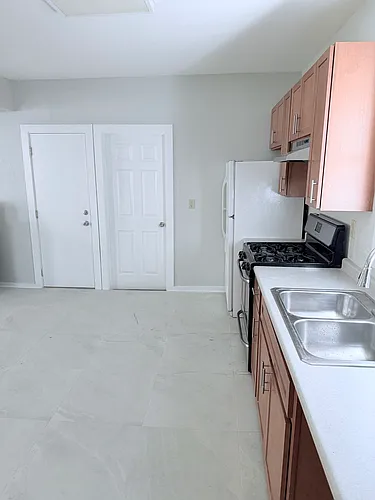 16 Dickerman St Photo 1