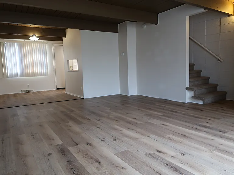 1250 Northfield Ave NE — Photo 2