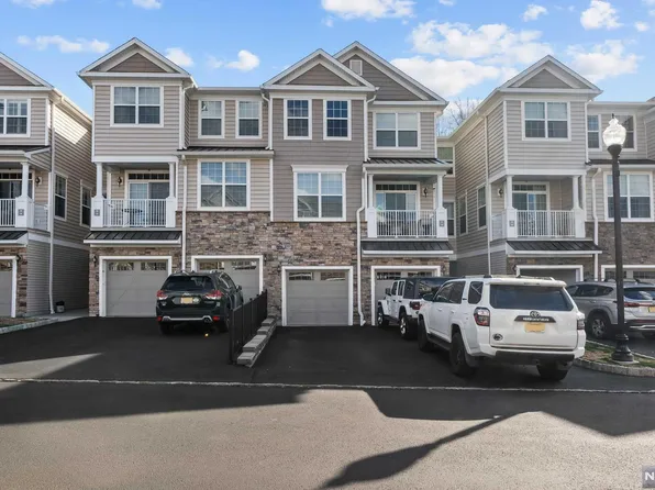 34 Autumn Way, Montvale, NJ 07645