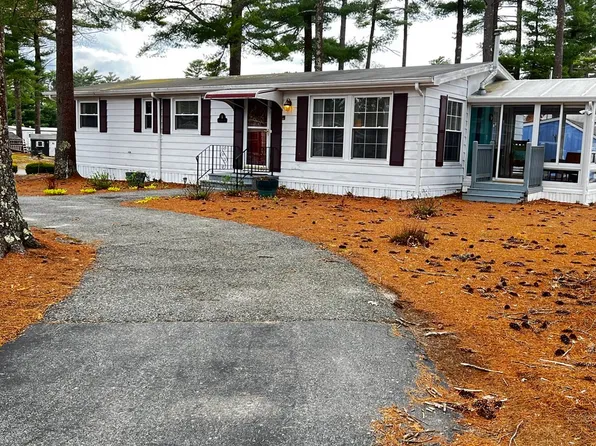 104 Castle Dr, Wareham, MA 02571