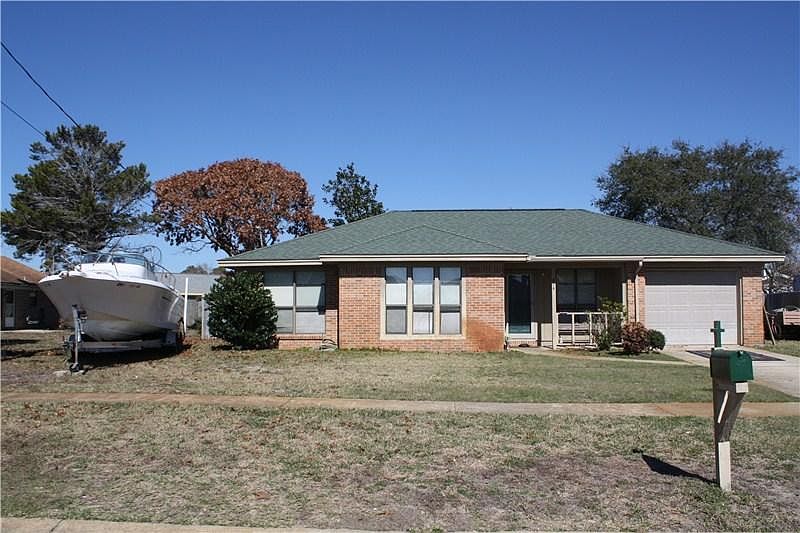 1st image of 814 Boulevard De Lorleans