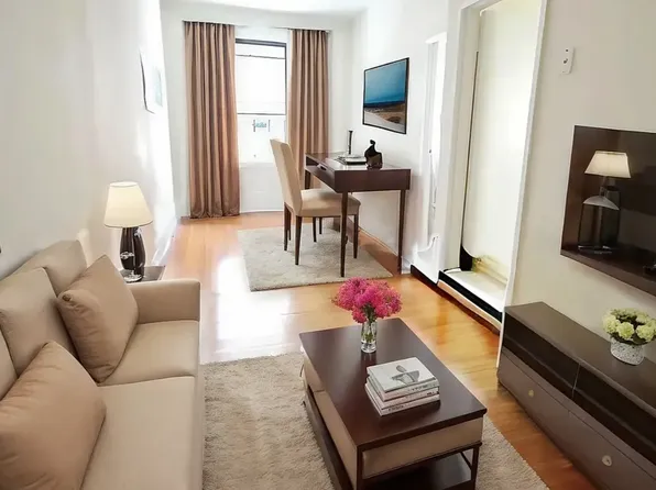 231 Lexington Avenue image 1 of 10