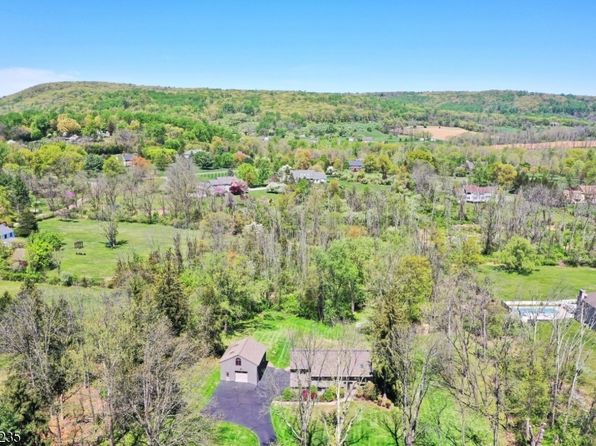 18 Bissell Road, Tewksbury Twp., NJ 08833