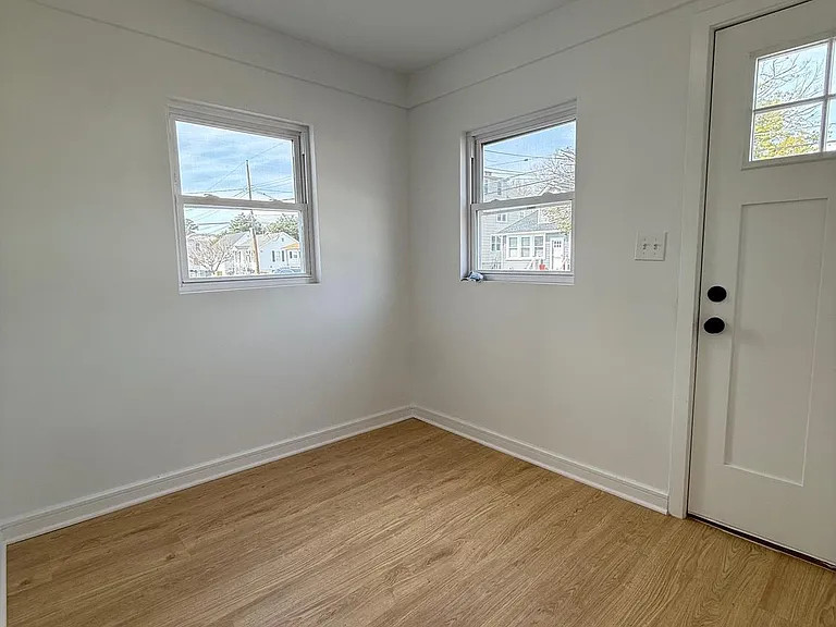 2125 Oakland Rd — Photo 7