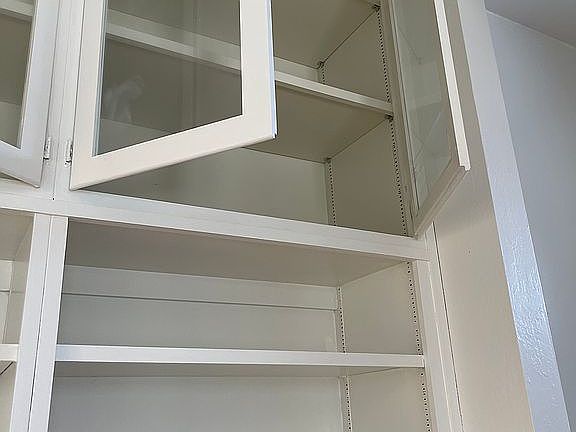 1of2 BR w/ walk-in closets