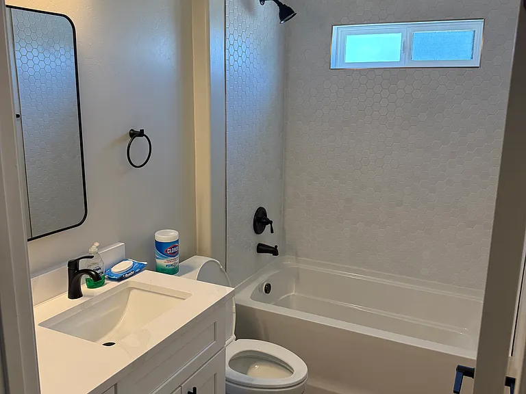 1831 E Breeze Ln — Photo 12