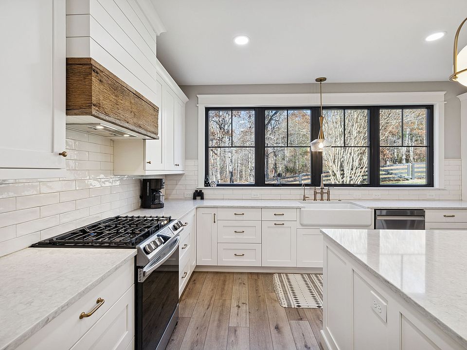 13th image of 7340 Bradford Rd