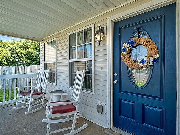 4th image of 207 Alysheba Ct