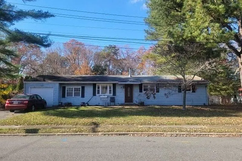 10 Woodside Dr photo 1