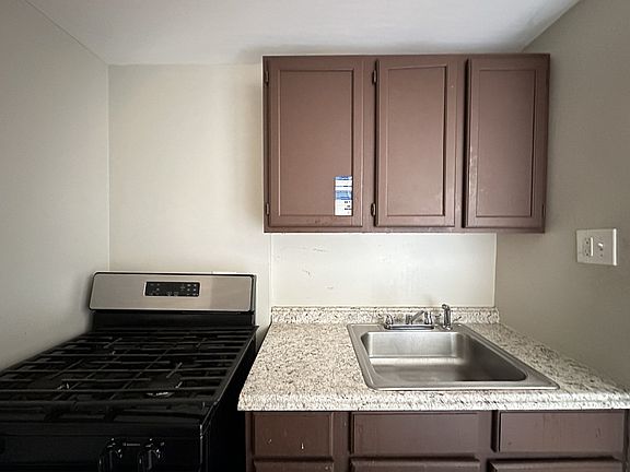 4th image of 6710 S Claremont Ave #213