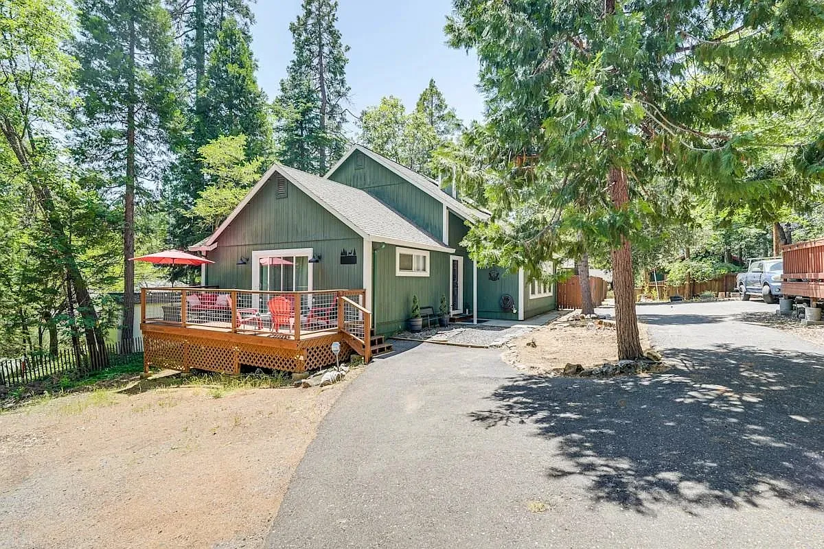 22894 Fuller Rd photo 1