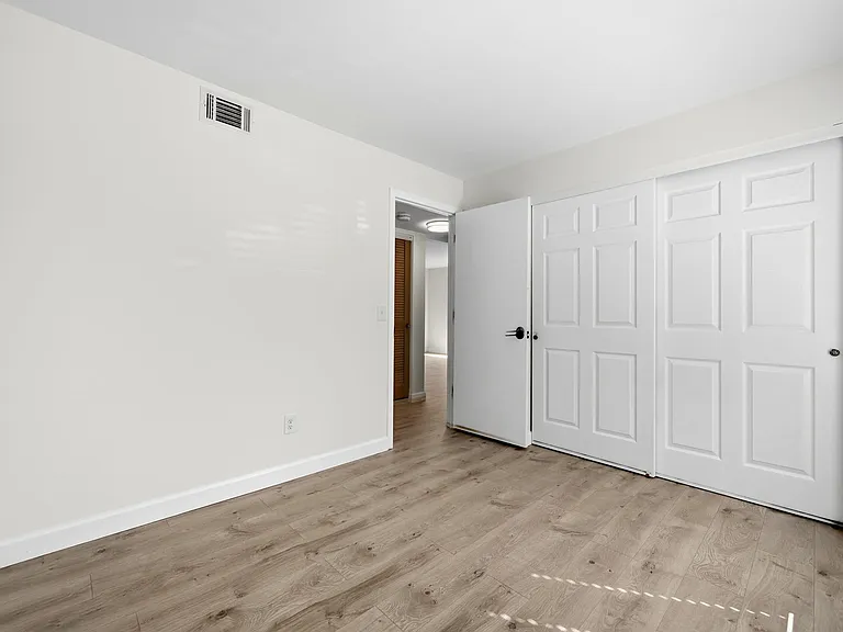 1021 Adworth Dr #J — Photo 9
