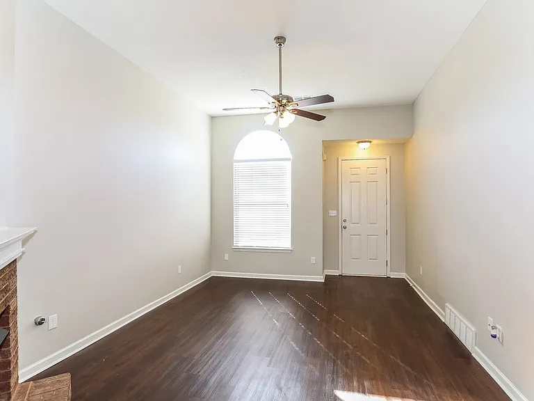 8574 Napoli Dr — Photo 3