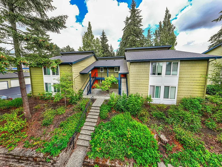 The Kamber Ridge Apartments — Photo 2