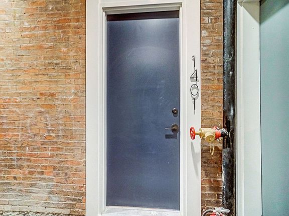 5th image of 12-14 E 15th St #1401