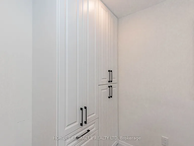 563 Taplow Cres — Photo 27