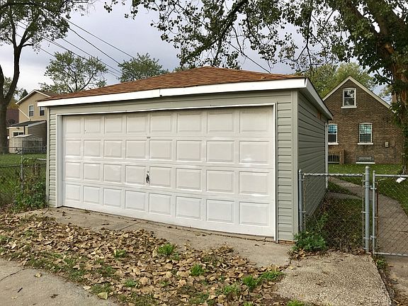 3rd image of 10217 S Hoxie Ave
