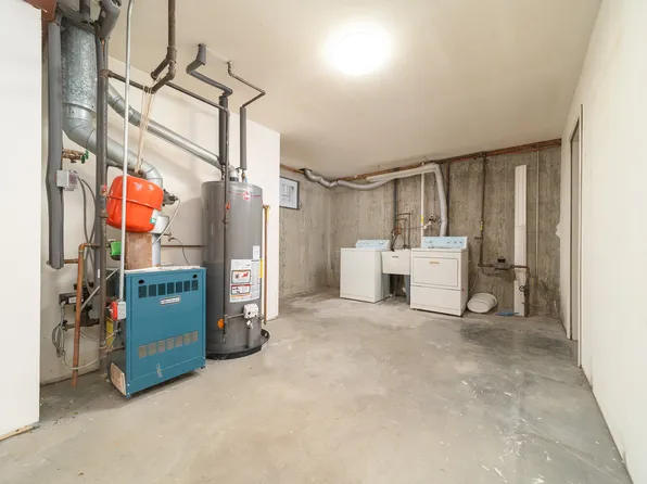 86-16 Palo Alto Street image 13 of 17