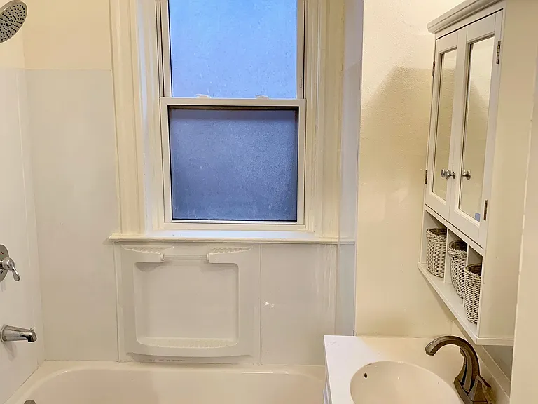 5812 Degiverville Ave — Photo 8