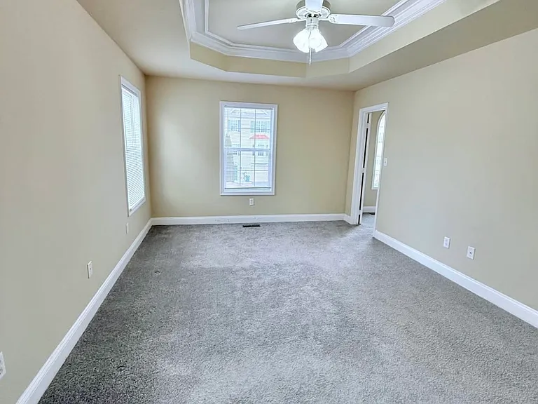380-438 Channing Dr — Photo 12