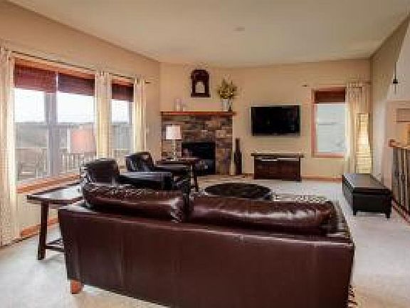 3rd image of 1619 Rockridge Way