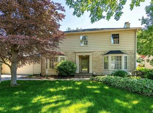 2213 Fairhaven Rd, Davenport, IA 52803