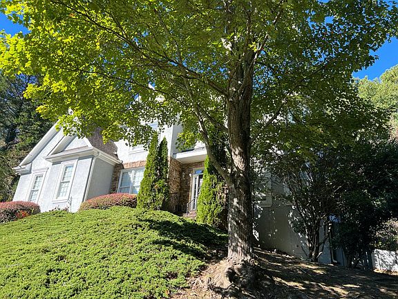 2nd image of 160 Spalding Springs Ct