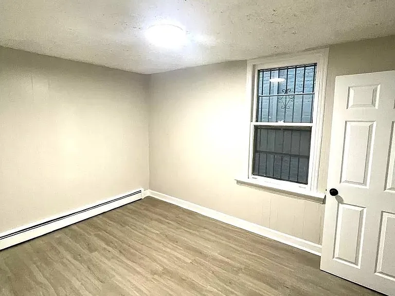 265 W Runyon St #1B — Photo 7