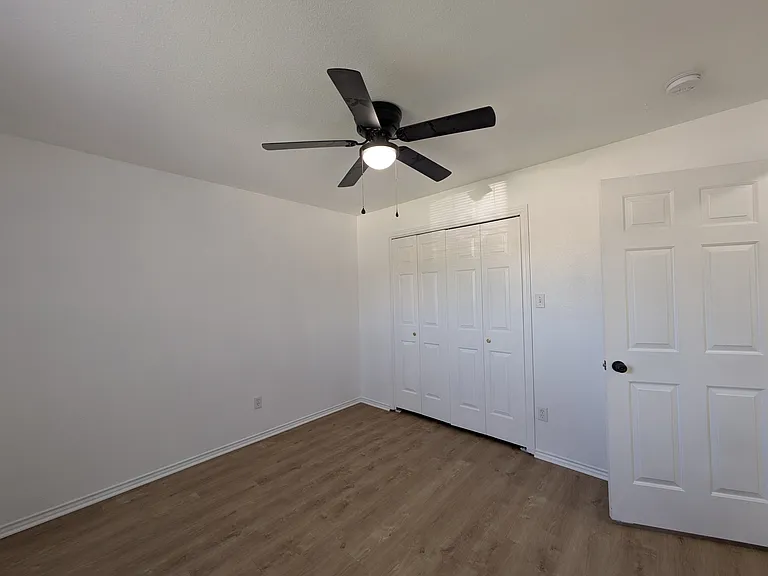 1070 Misty Acres Dr — Photo 6