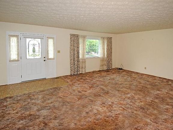 5th image of 935 Kerns Dr
