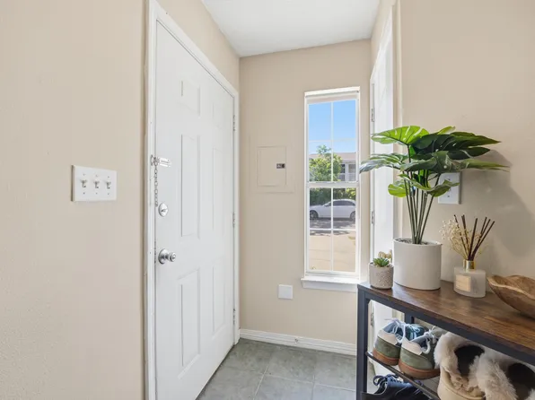 2413 Suwanee Ln, Fort Walton Beach, FL 32547