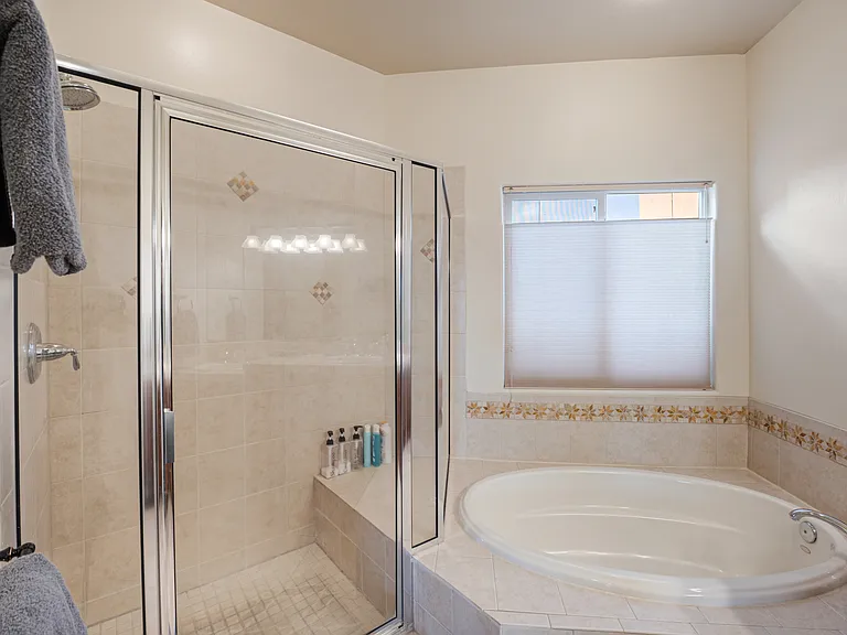 8860 Desert Fox Way NE — Photo 36