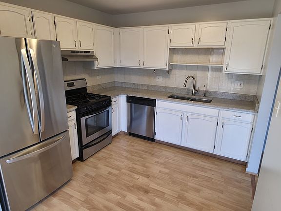 2nd image of 660 Cumberland Trl APT Bb2