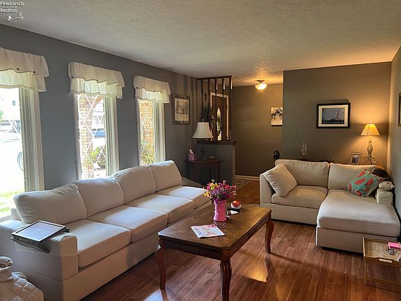 4th image of 823 Gloucester Dr