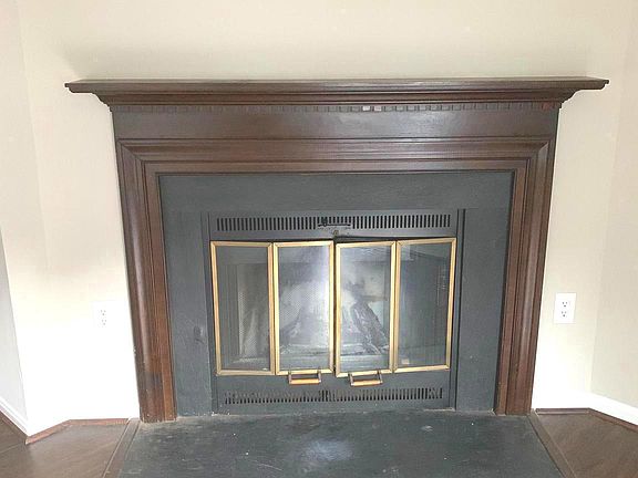 2nd image of 15209 Valley Stream Dr