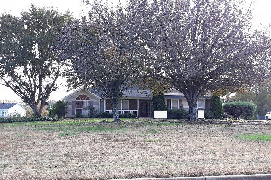 1st image of 130 Michael Ln