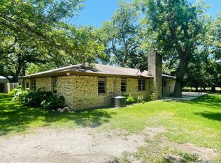 175 Pecan Ln, Leakey, TX 78873