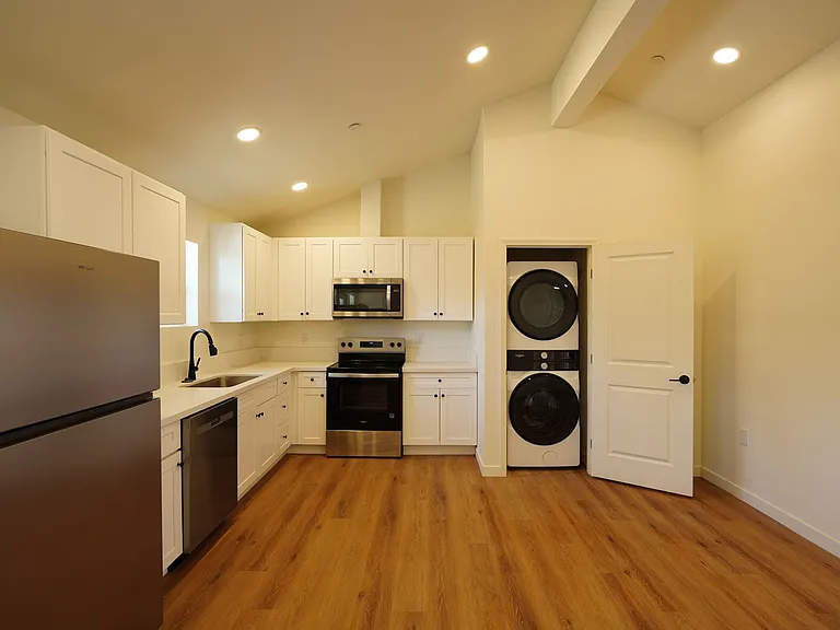 4805 Charlotte Way — Photo 73