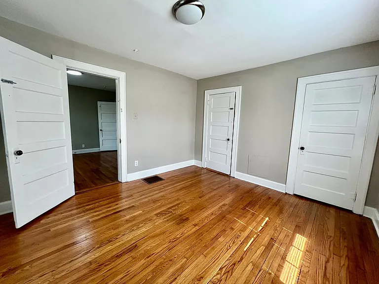 321 S 3rd St — Photo 10