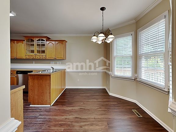 4th image of 150 Stonburg Rd