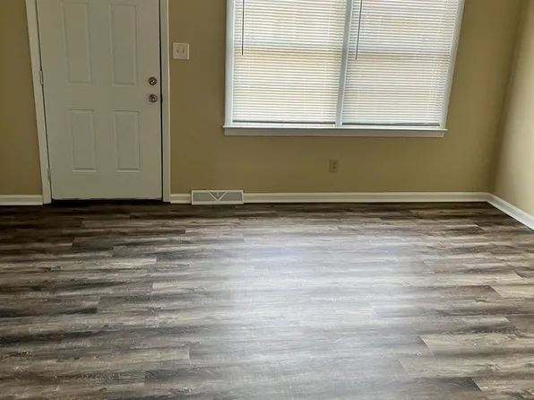 3102 Summit Ave APT H, Greensboro, NC 27405