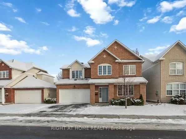 104 B Craig Henry Dr, Ottawa, ON K2G 6L8
