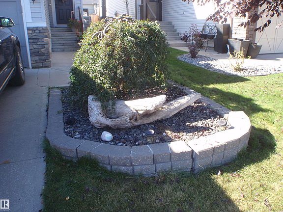 4th image of 19 Halladay Blvd