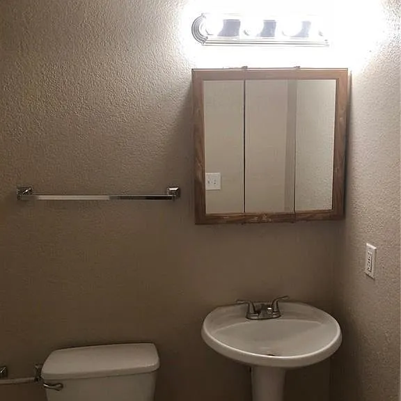 8420 Waterfall Dr — Photo 16