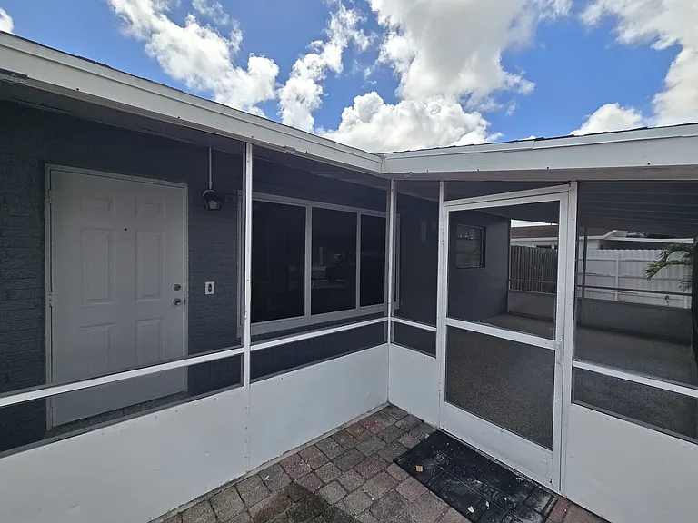 720 S Haverhill Rd — Photo 3