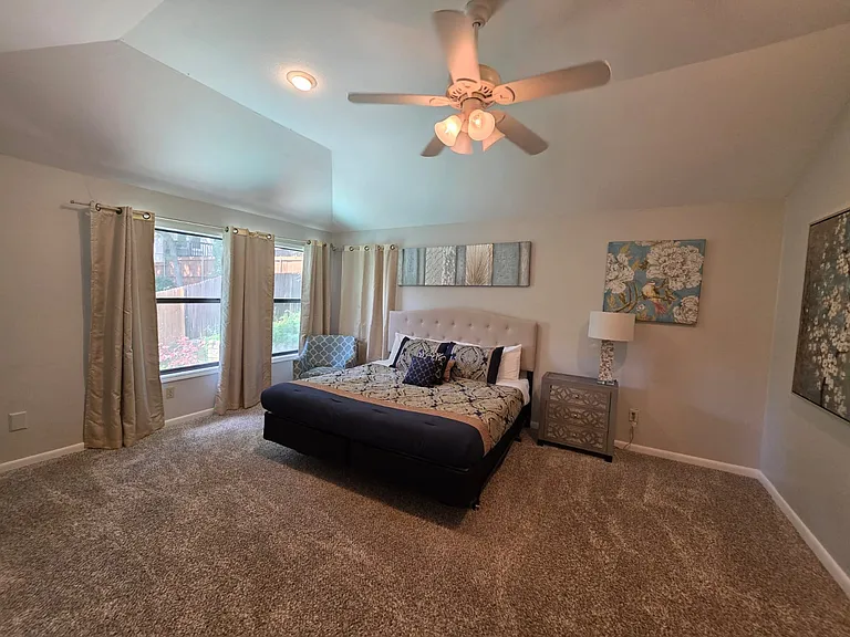 2407 Winding Hollow Ln — Photo 4